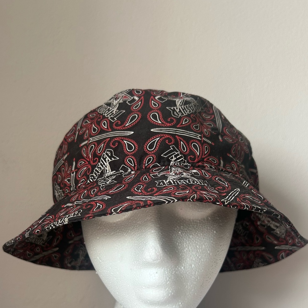 THRASHER BANDANA PRINT BUCKET BAT❤️